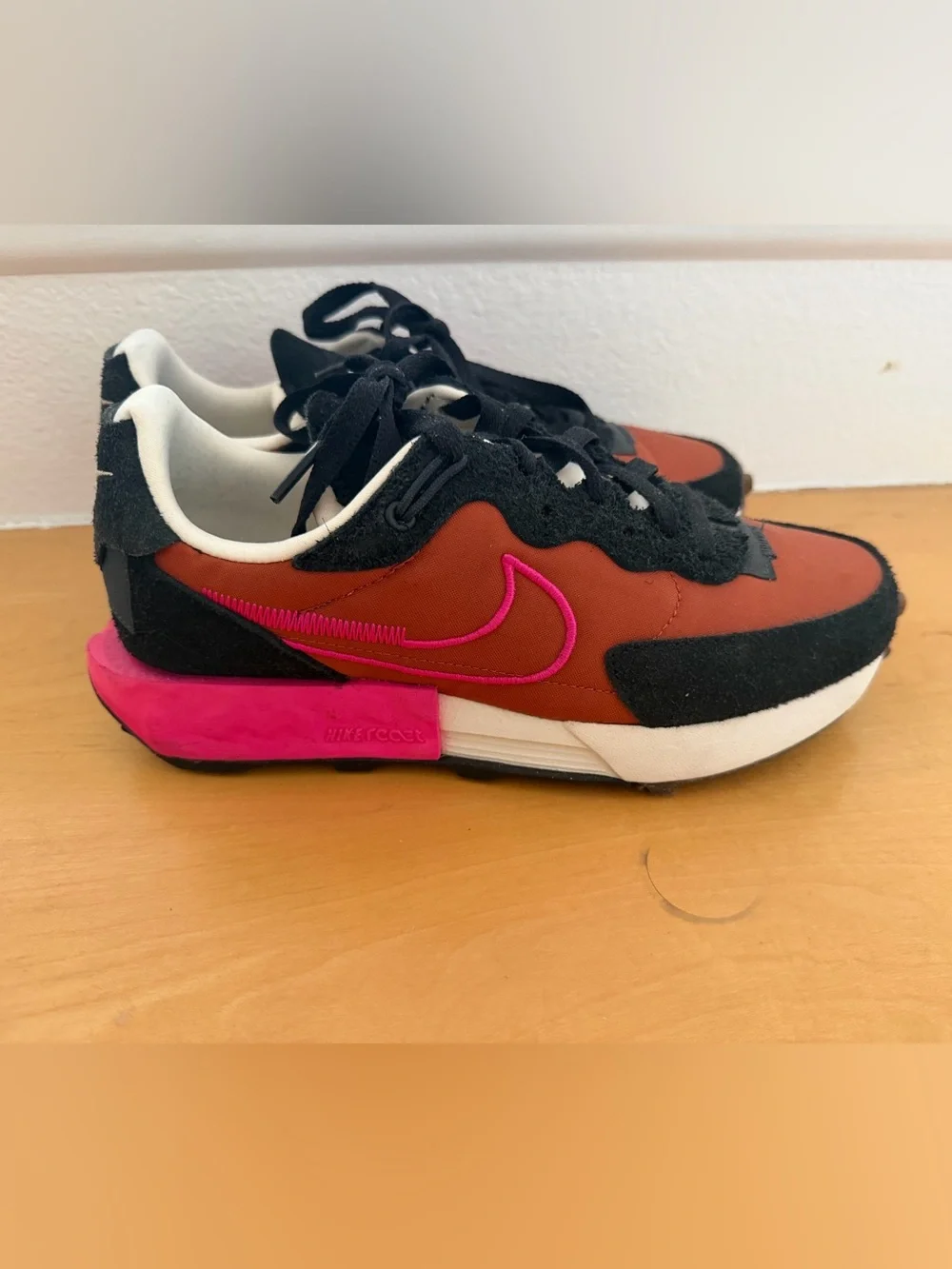 NIKE Fontanka Waffle - woman's size 7